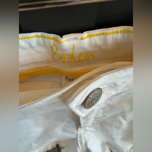 Boden | mini Boden | White Denim Shorts | Yellow Stitch Detailing | 4 - Picture 5 of 8